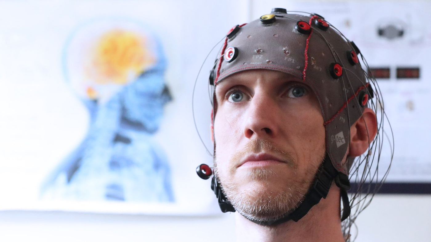 Ya existe un casco de inteligencia artificial que puede convertir los pensamientos en texto