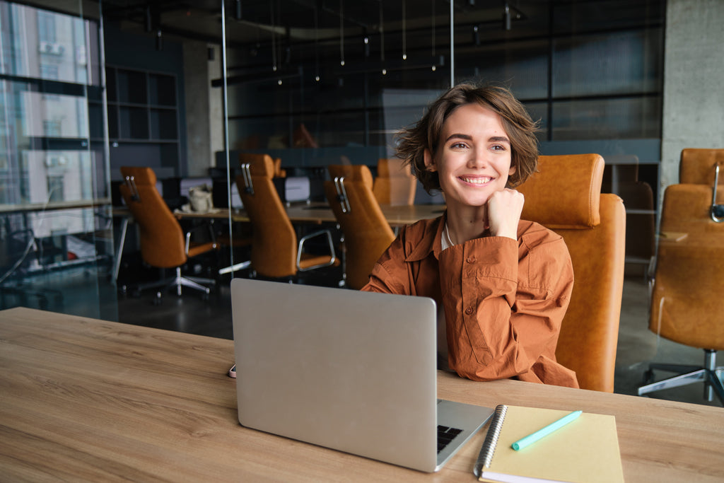 Tu Cuerpo También Siente el Uso de la Tecnología: Aprende a Cuidarlo