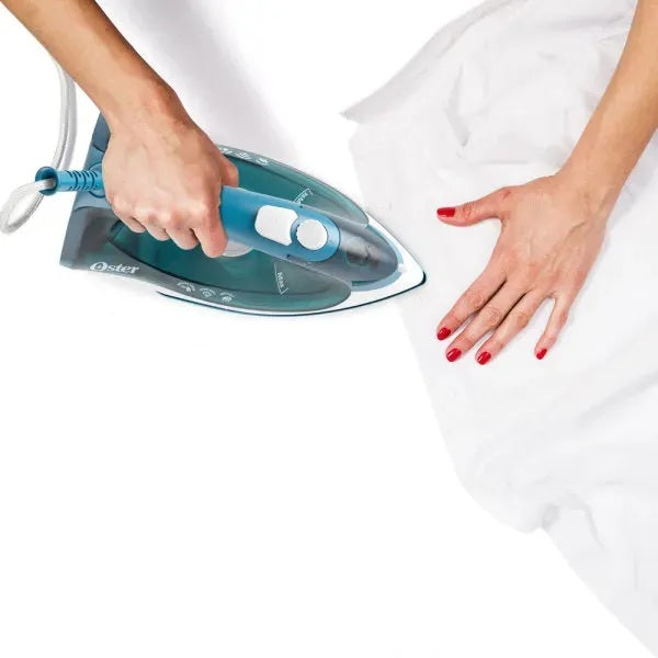 Plancha de Vapor Oster con Suela de Cerámica