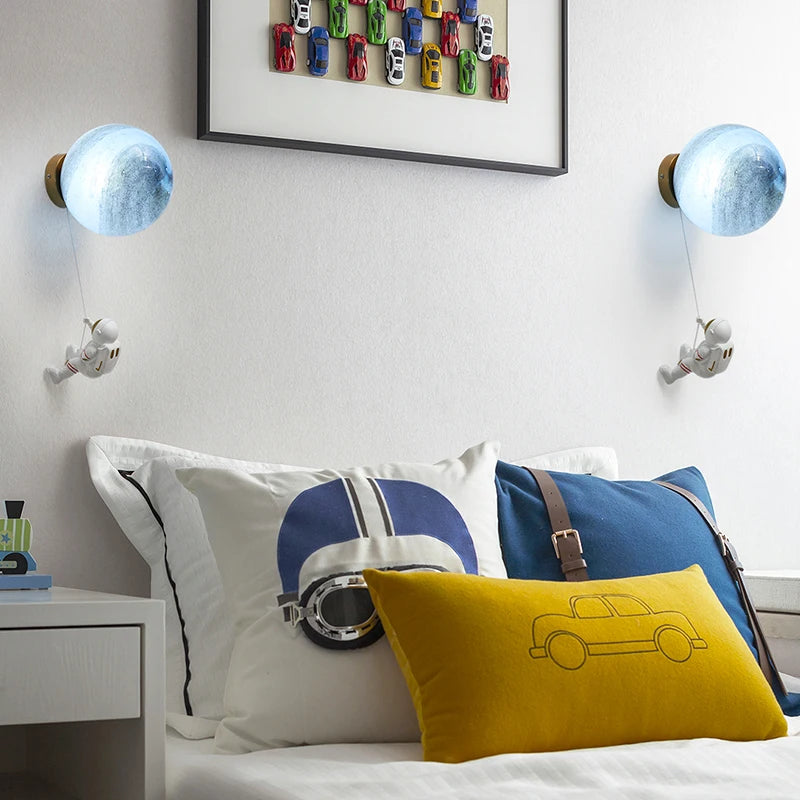 Lámpara de Pared LED de Luna con Astronauta y 3 Tonos de Luz