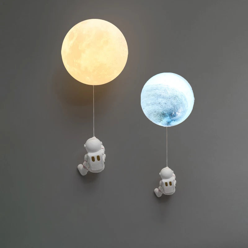 Lámpara de Pared LED de Luna con Astronauta y 3 Tonos de Luz